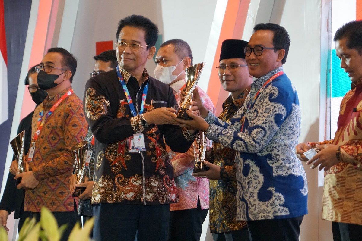 Badan Publik Raih Penghargaan LHKPN 2022 dari KPK.