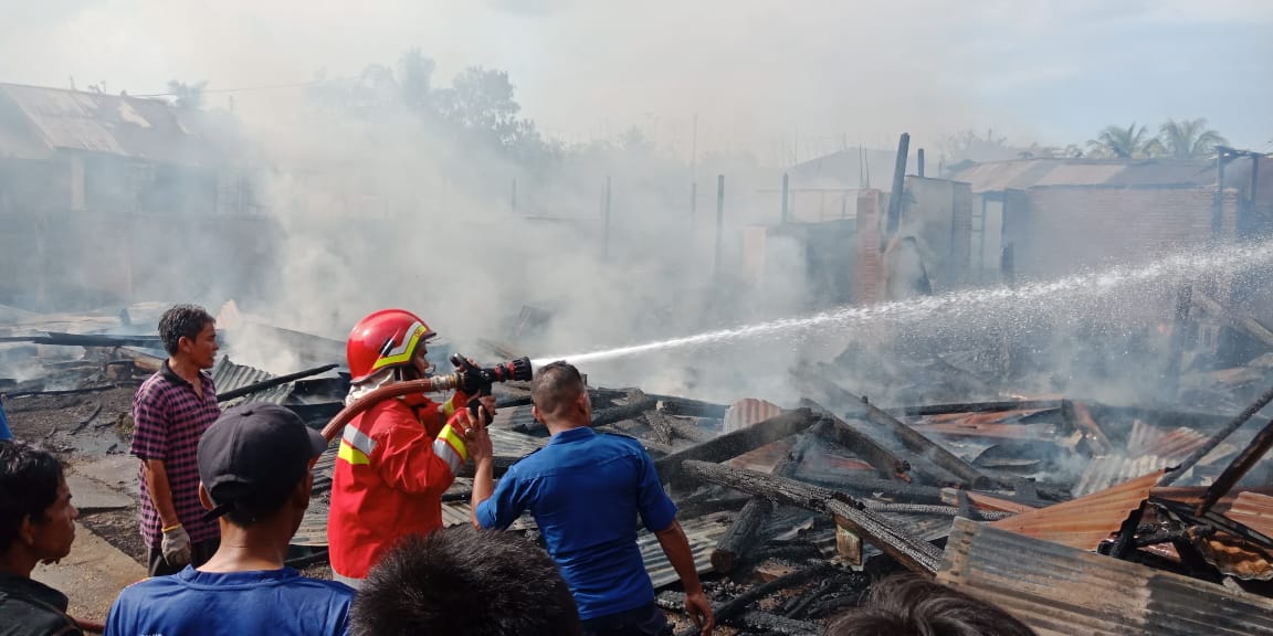 8 Rumah di Ule Leung Aceh Besar Terbakar, Satu Orang Alami Luka Bakar