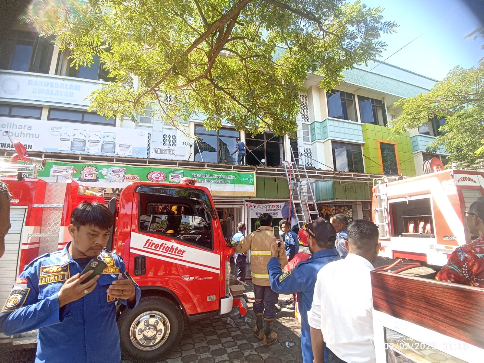 Toko Fantasi di Darussalam Terbakar