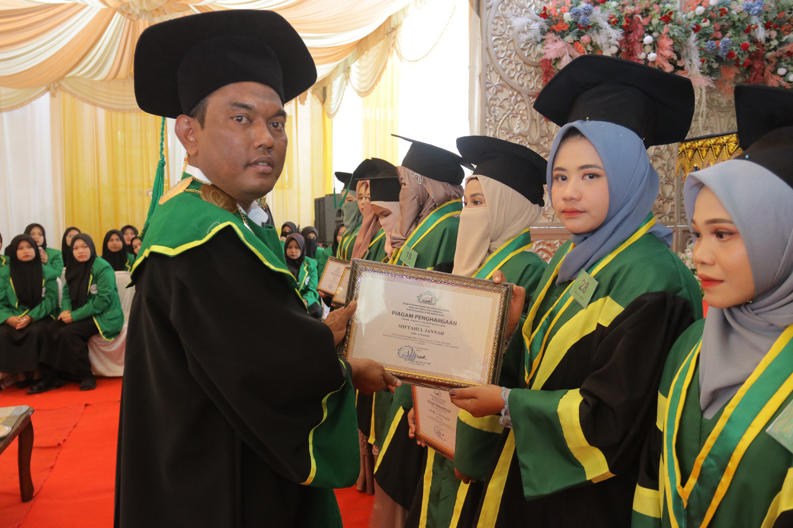Wisuda Perdana, STIT Darussalamah Pidie Luluskan 57 Sarjana