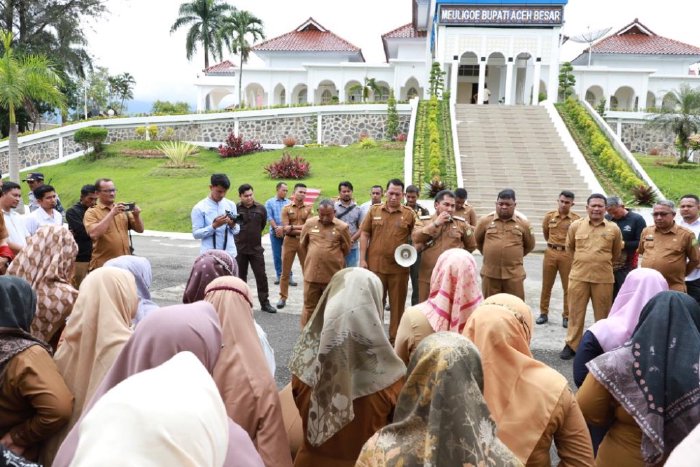361 Guru PPPK Aceh Besar Gelar Aksi, Begini kata Pj Bupati
