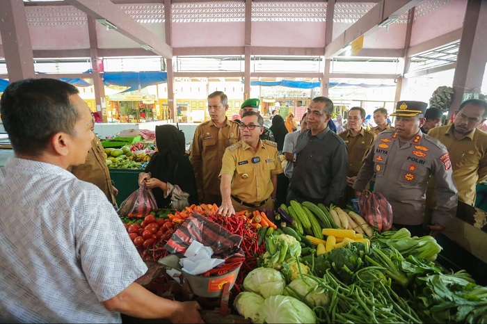 Pastikan Stabilitas Pangan Selama Ramadan, Bakri Siddiq Sidak Pasar. (Foto: Ist)