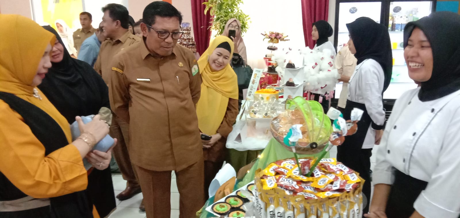 Nikmati Sajian Ala Restoran, Kadisdik Aceh Puji Capaian Peserta Didik di SMKN 3 Banda Aceh