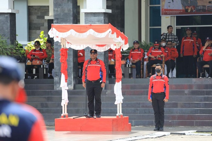 Direktur Jenderal (Dirjen) Bina Administrasi Kewilayahan (Adwil) Kementerian Dalam Negeri (Kemendagri) Safrizal ZA mengapresiasi langkah Bupati Kubu Raya dalam melindungi Relawan Pemadam Kebakaran (Redkar) dengan asuransi BPJS Ketenagakerjaan. Menurutnya, upaya tersebut dapat membantu jajaran Redkar dalam mengoptimalkan kinerjanya, Selasa (28/3/2023). (Foto: Ist)