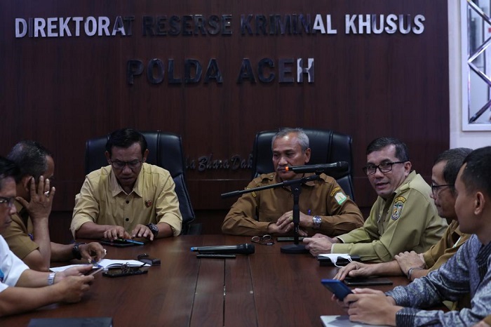 Forkopimda Banda Aceh dan unsur Pemerintah Aceh beserta Polda Aceh melakukan inspeksi mendadak (sidak) ke sejumlah pasar, Selasa (11/4/2023). Sidak pasar tersebut untuk mengecek ketersediaan komoditi kebutuhan pokok dalam menghadapi perayaan Hari Raya Idul Fitri 1444 H tahun ini. (Foto: Ist)