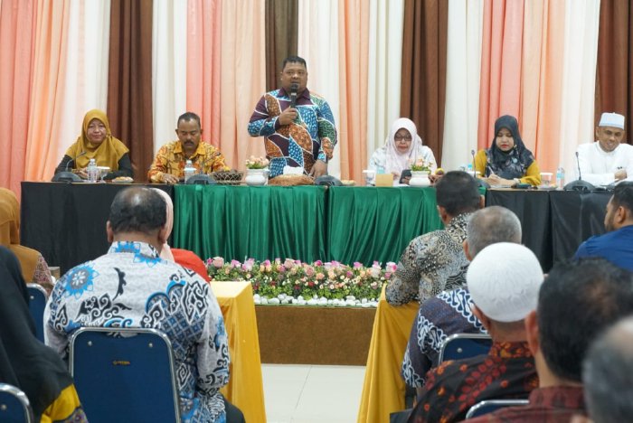 Sekdakab Aceh Besar Drs Sulaimi M.Si membuka Rapat Koordinasi Penurunan Stunting di Gedung Dekranasda Aceh Besar, Gampong Gani, Kecamatan Ingin Jaya, Kamis (16/3/2023). (Foto: Ist)