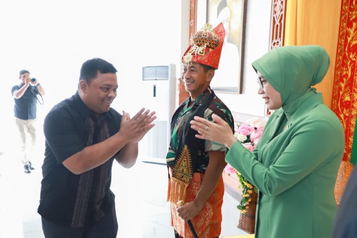 Sekda Aceh Besar Sambut Kedatangan Pangdam IM di Bandara SIM