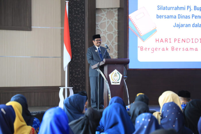 Silaturahmi Hardiknas, Pj Bupati Azwardi Ajak Guru Ciptakan Pendidikan Berkarakter pada Anak