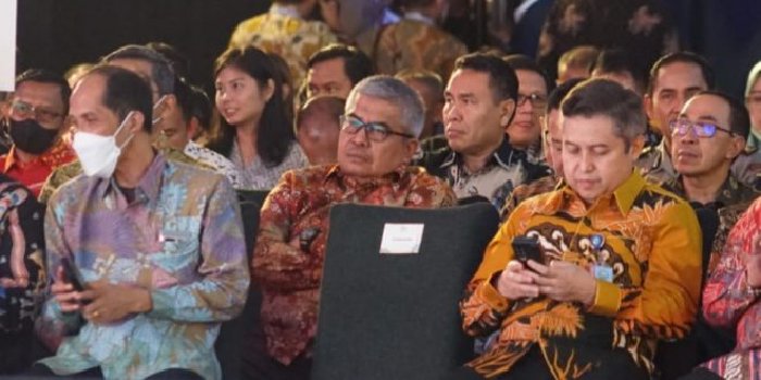 Pemerintah Aceh kembali menoreh prestasi gemilang, yakni meraih penghargaan BKN Award Kategori Penerapan Pemanfaatan Data Sistem Informasi dan CAT.
Penghargaan tersebut diberikan Badan Kepegawaian Negara (BKN) bertepatan dnegan Rapat Koordinasi Nasional (Rakornas) Kepegawaian Badan Kepegawaian Negara (BKN) Tahun 2023, di Pullman Hotel and Resorts, Kota Bandung, Selasa, (30/5/2023). (Foto: Ist)
