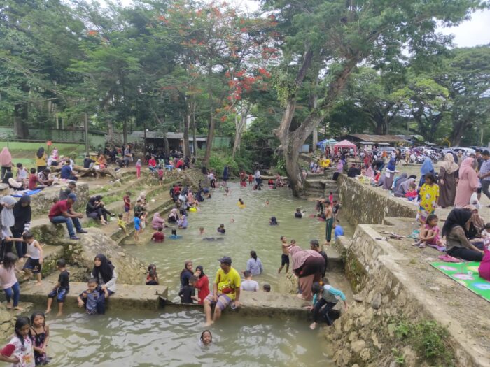 Objek wisata pemandian Mata Ie di Kecamatan Darul Imarah, Kabupaten Aceh Besar. (Foto: Nukilan/Reji)