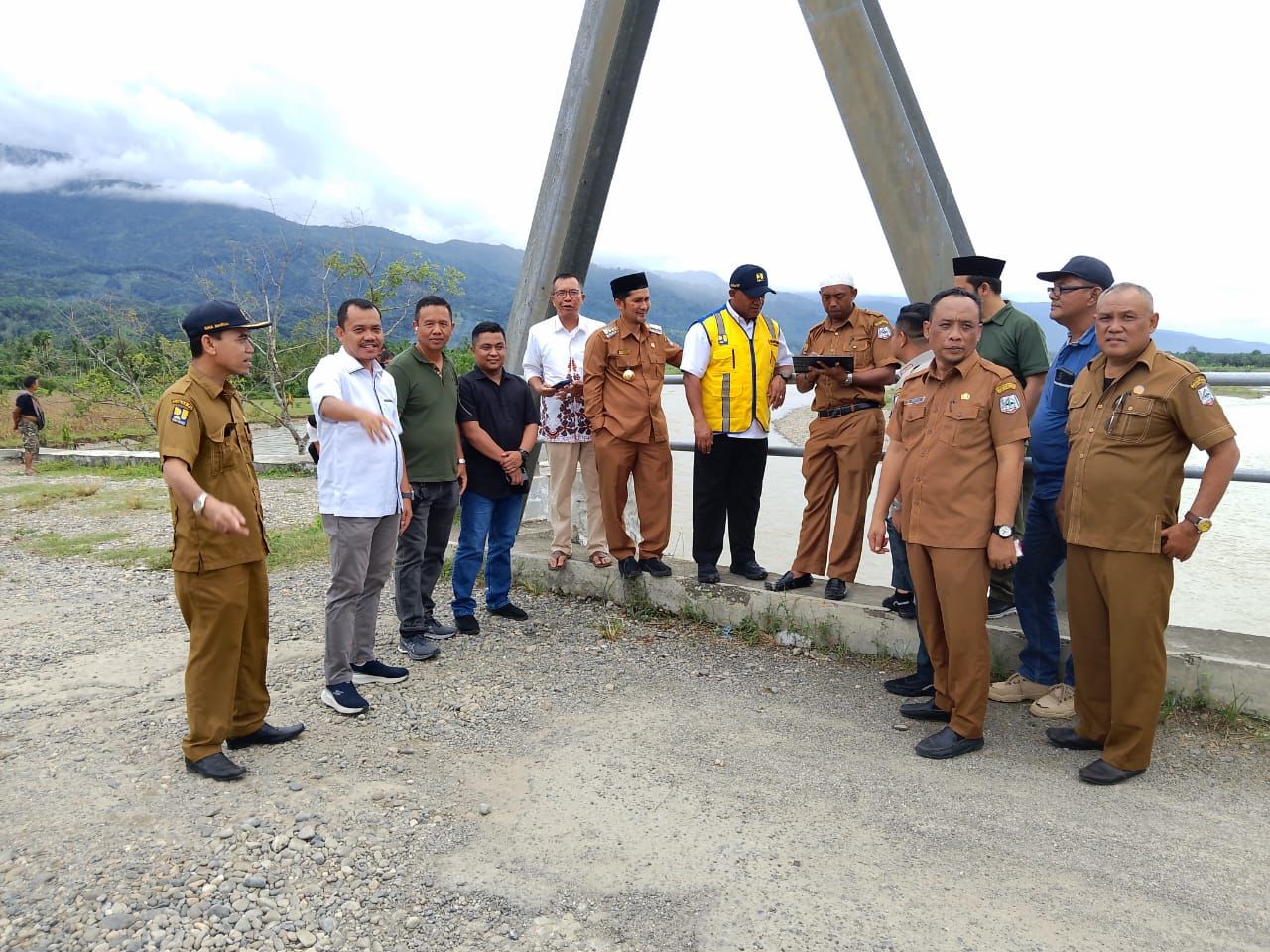 Ditjen Sumber Daya Air Tinjau Lokasi Pembangunan Beronjong di Sungai Alas