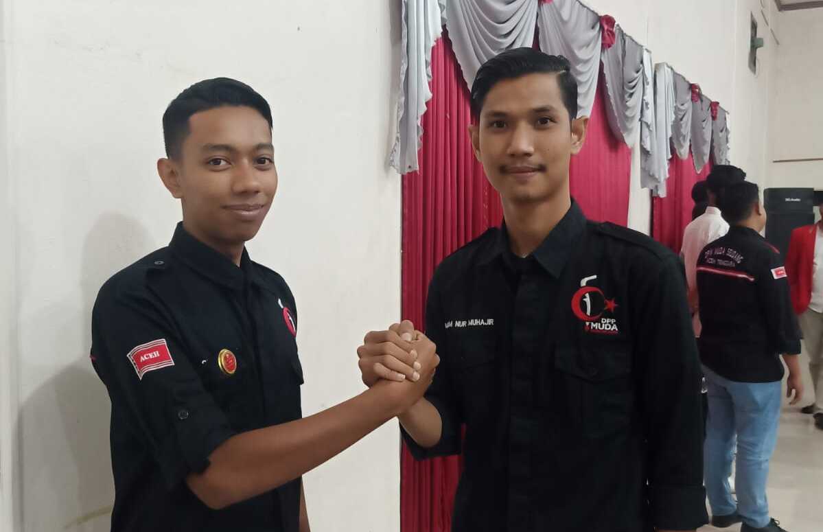 Nafis Syauqi bersama Ketua DPP Muda Seudang Aceh (kiri), Agam Nur Muhajir (kanan). Foto: Istimewa