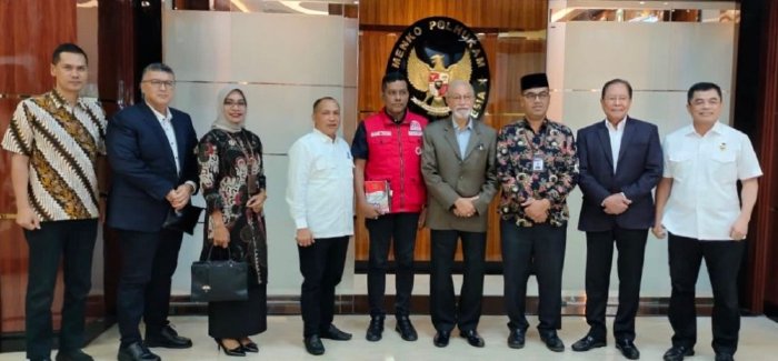 Temui Menkopolhukam, Ketua DPRA dan Wali Nanggroe Serahkan Daftar Pelanggaran HAM Berat Masa Lalu