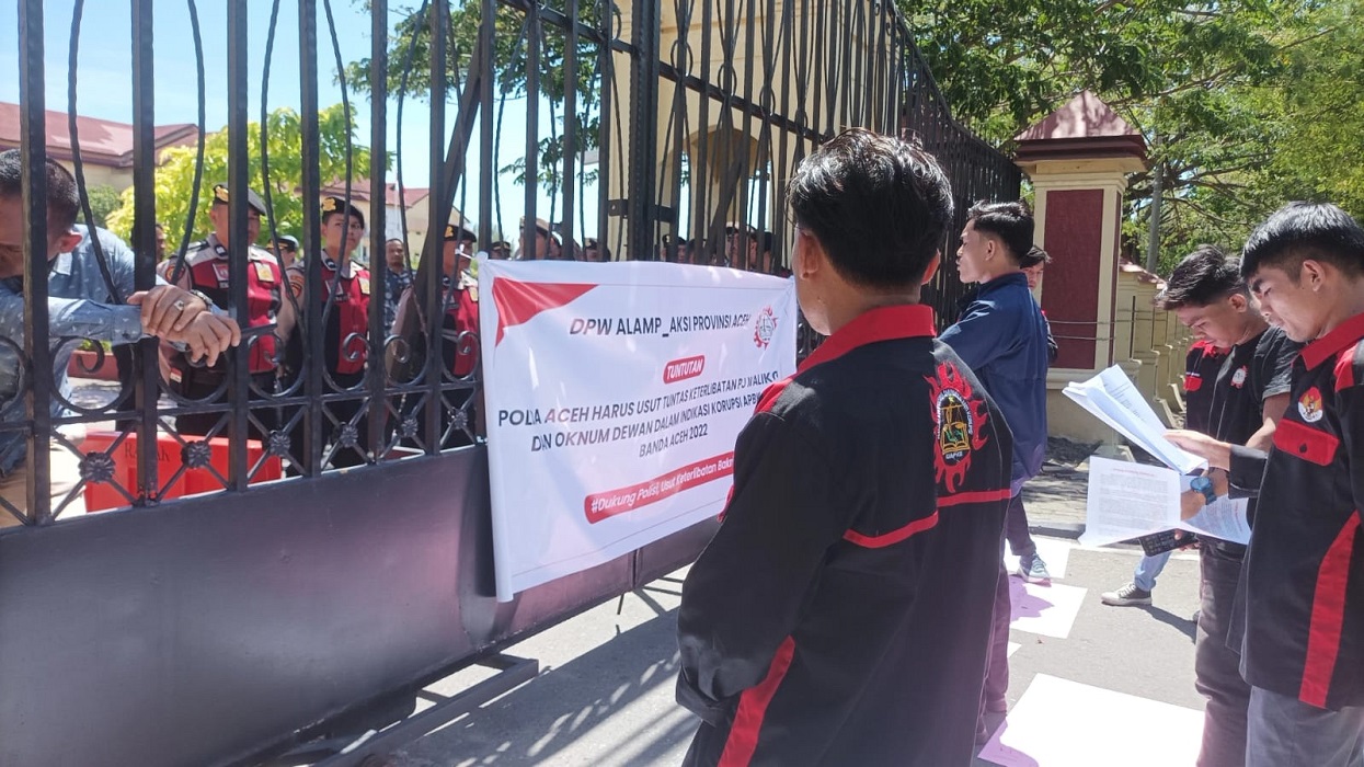 DPW Alamp Aksi Minta Polda Aceh Usut Tundas Dugaan Korupsi Sejumlah Oknum di DPRK Banda Aceh. (Foto: Ist)