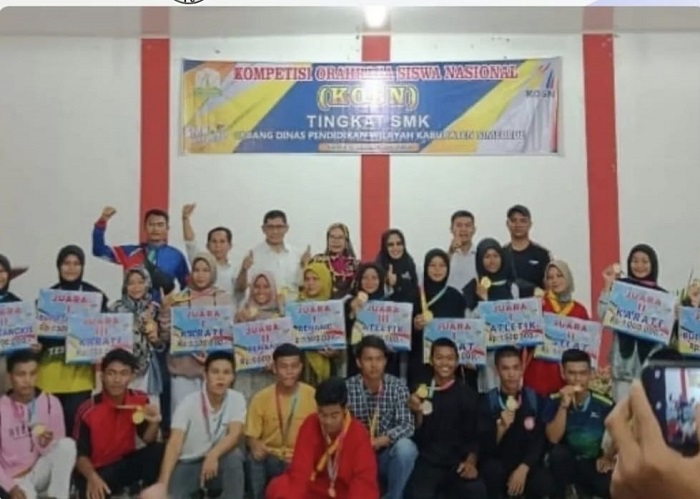 Sekolah Menengah Kejuruan Negeri (SMKN) 2 Sinabang raih 9 medali pada Kompetsisi Olahraga Siswa Nasional (KOSN) jenjang SMK di tingkat Kabupaten Simeulue yang dibuka oleh Cabang Dinas Pendidikan (Cabdisdik) Wilayah Simeulue mulai tanggal 13-14 Juni 2023. (Foto: ISt)