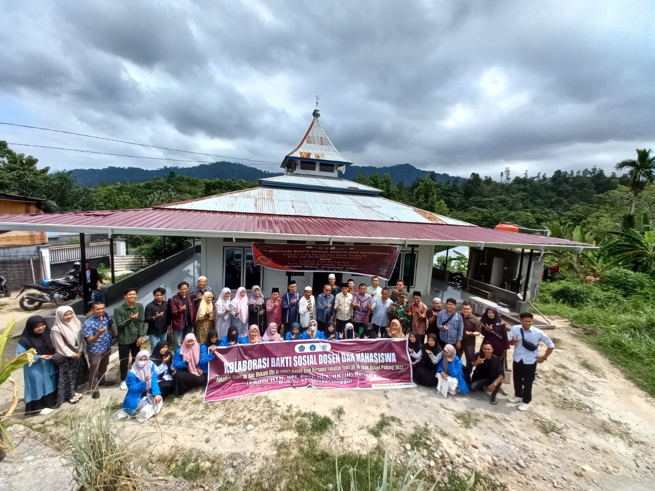FSH UIN Ar-Raniry Beri Pemahaman Pengamalan Syari’at Islam di Sungai Bangek Kota Padang