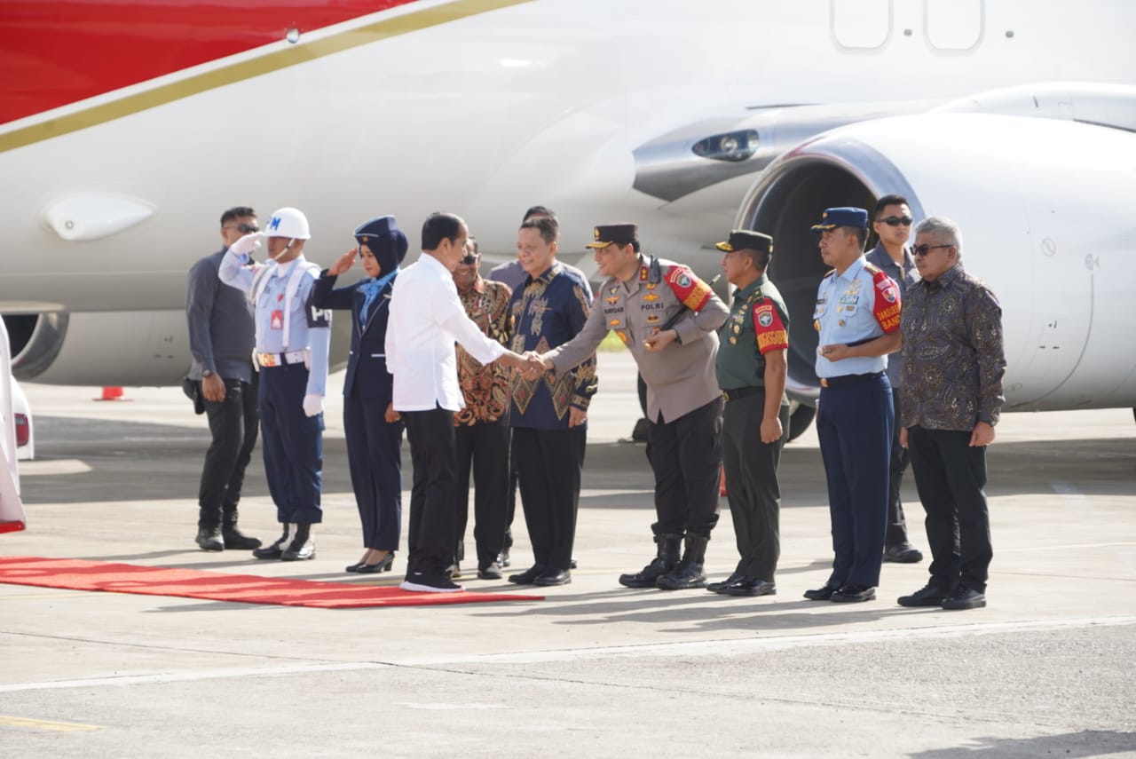 Kapolda Aceh Sambut Kedatangan Presiden Jokowi