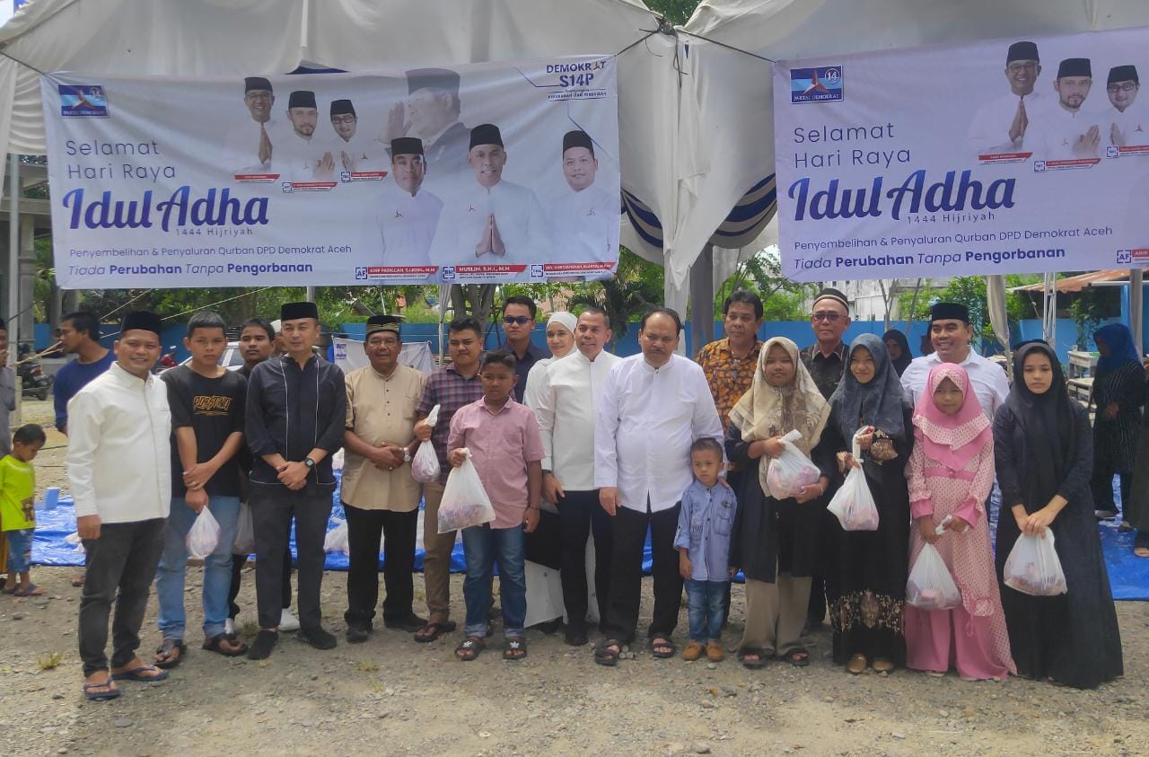 Sambut Hari Raya Idul Adha, Demokrat Aceh Bagikan 380 Daging Qurban 