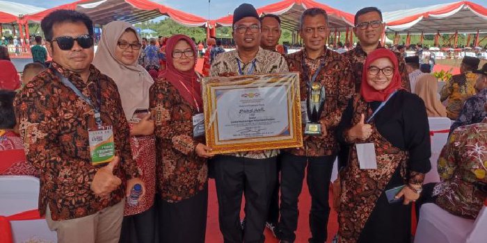 Pemerintah Aceh berhasil meraih Juara Pertama untuk Kategori Stand Terbaik tingkat Provinsi, pada gelaran Pekan Nasional Kontak Tani Nelayan Andalan (Penas-KTNA) XVI tahun 2023 , yang digelar di Lanud Tabing, sejak 10 Juni lalu dan berakhir, Kamis (15/6/2023). (foto: ist)