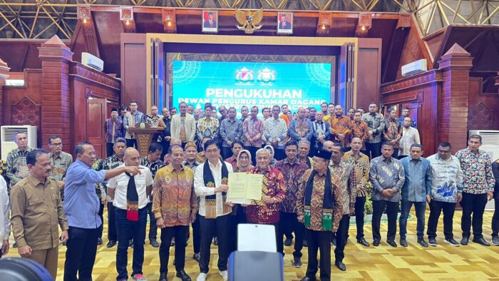 Pengukuhan Dewan Pengurus Kadin Aceh masa bakti 2022-2027 di Anjong Mon Mata, Banda Aceh. (Foto: Nukilan/Reji)