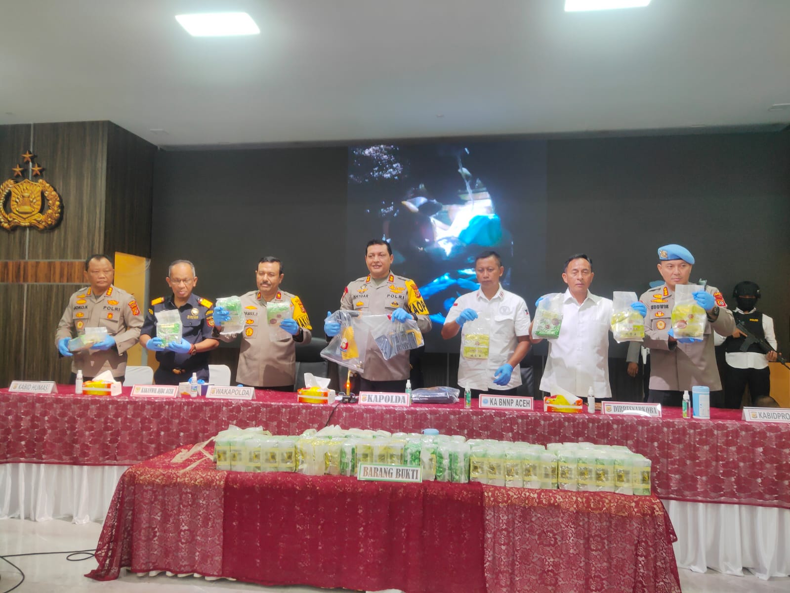 Jumpa pers pengungkapan tindak pidana narkoba jenis sabu seberat 57 kilogram jaringan Internasional. (Foto: Dok. Rezi/Nukilan)