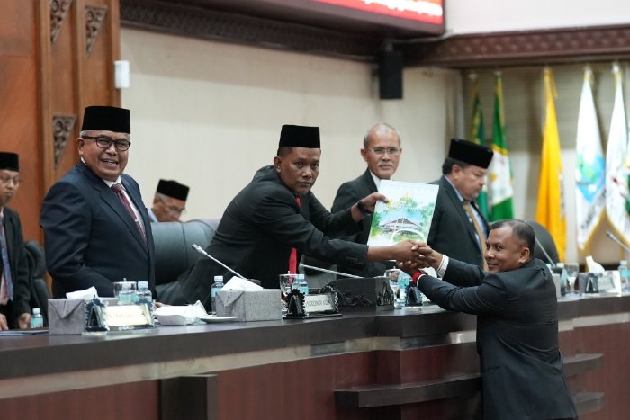 DPRA Sampaikan Puluhan Rekomendasi Terkait LKPJ Gubernur Aceh