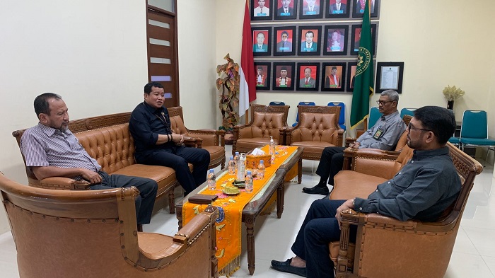 Anggota DPR RI, Nasir Djamil saat melakukan kunjungan kerja ke PT Banda Aceh, Rabu (9/8/2023). (Foto: Ist)