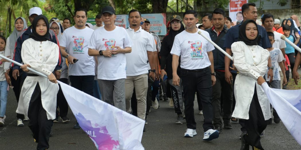 Penjabat Gubernur Aceh Ikut Jalan Santai PMI Bersama Ribuan Masyarakat