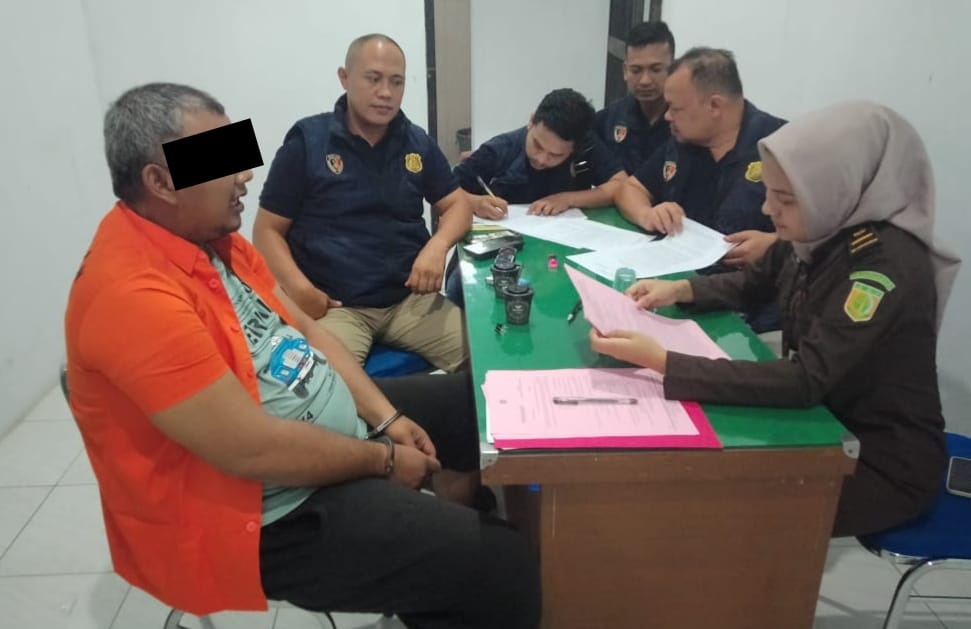 Tersangka Kasus Penggelapan Uang Milik Mualem Diserahkan ke Jaksa