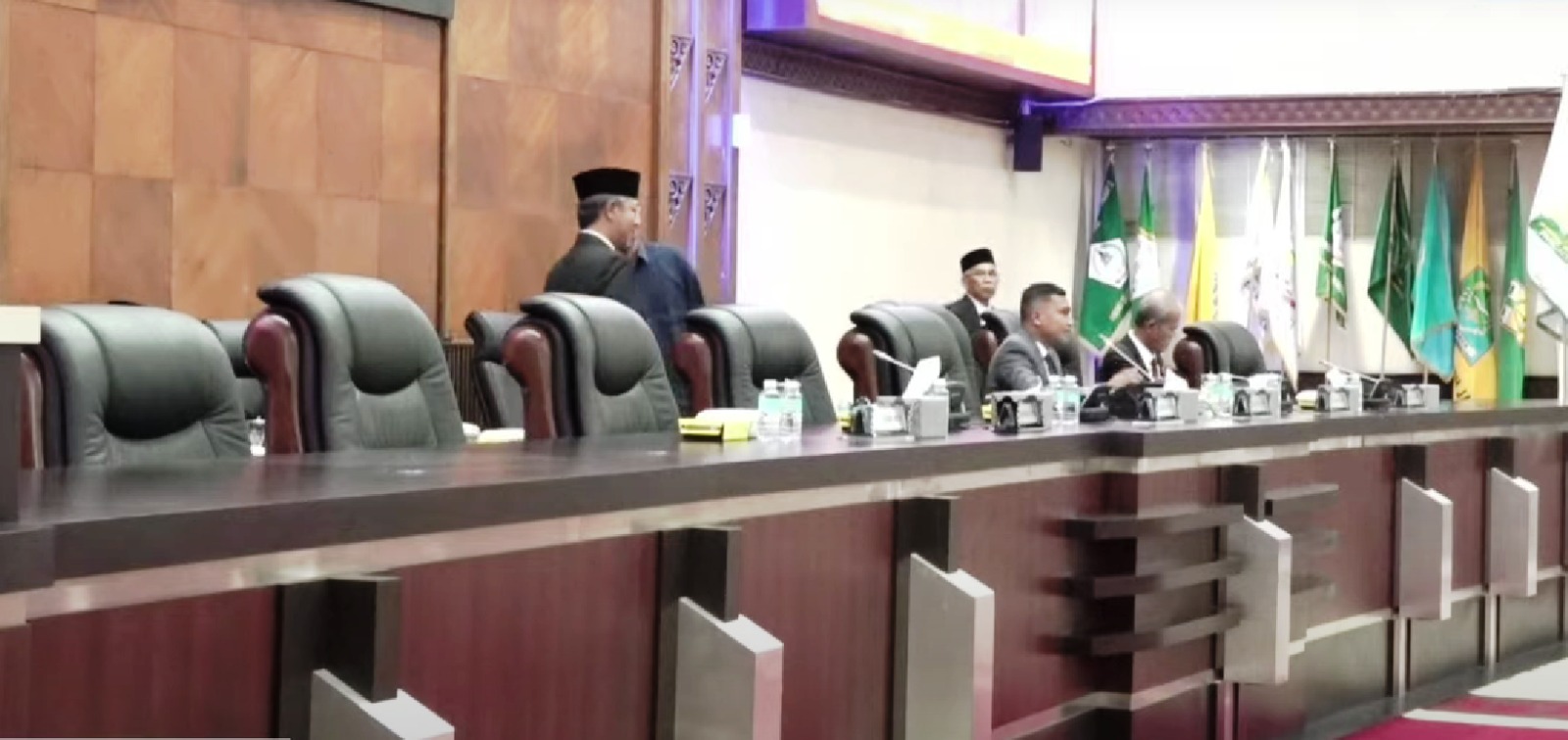 DPRA Setujui Pergantian Ketua dari Saiful Bahri ke Zulfadli