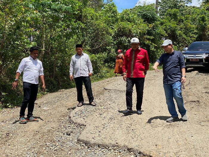 Anggota DPR RI Irmawan Tinjau Jalan Lamteuba- Seulimum Aceh Besar
