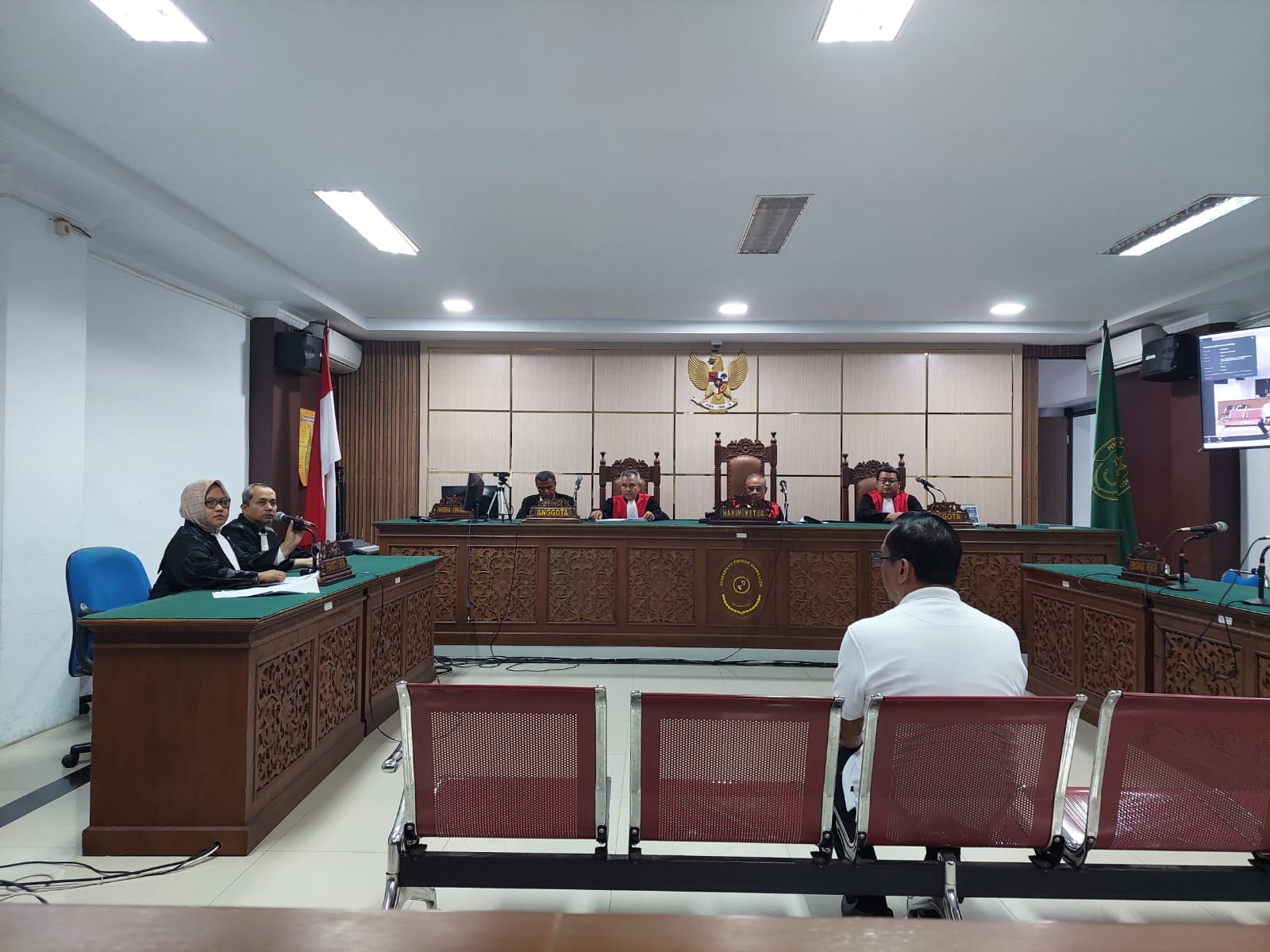Sidang putusan sela terdakwa Hariadi kasus dugaan korupsi RS Arun di Pengadilan Negeri Tipikor Banda Aceh, Kamis (19/10/2023). Foto: Nukilan