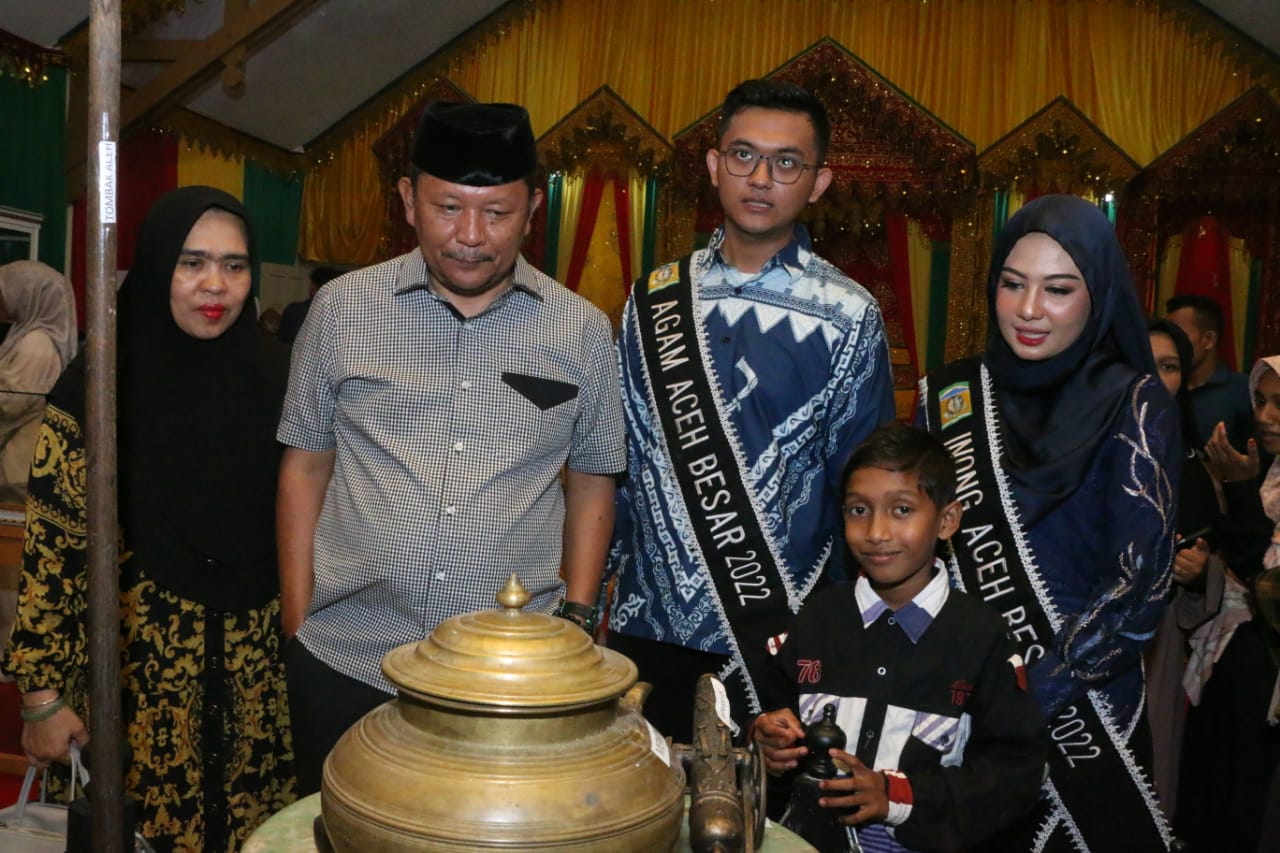 Kunjungi Stand Anjungan Daerah PKA 8, Irmawan: Kita Kaya Budaya dan Sejarah