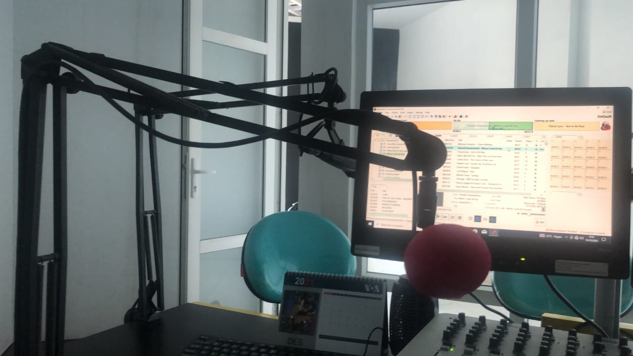 Ilustaris stasiun radio.
