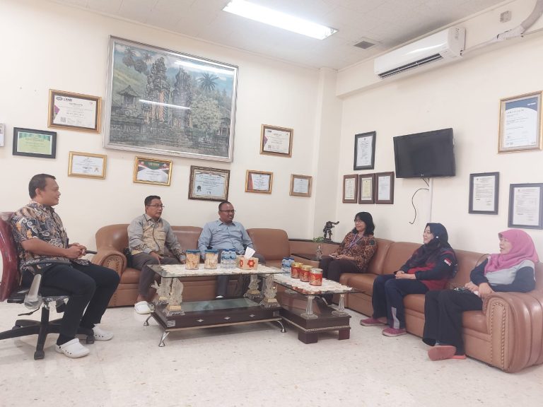 Disnak Aceh dan BBPMSOH Gunung Sindur Uji Efektivitas Vaksin  PMK