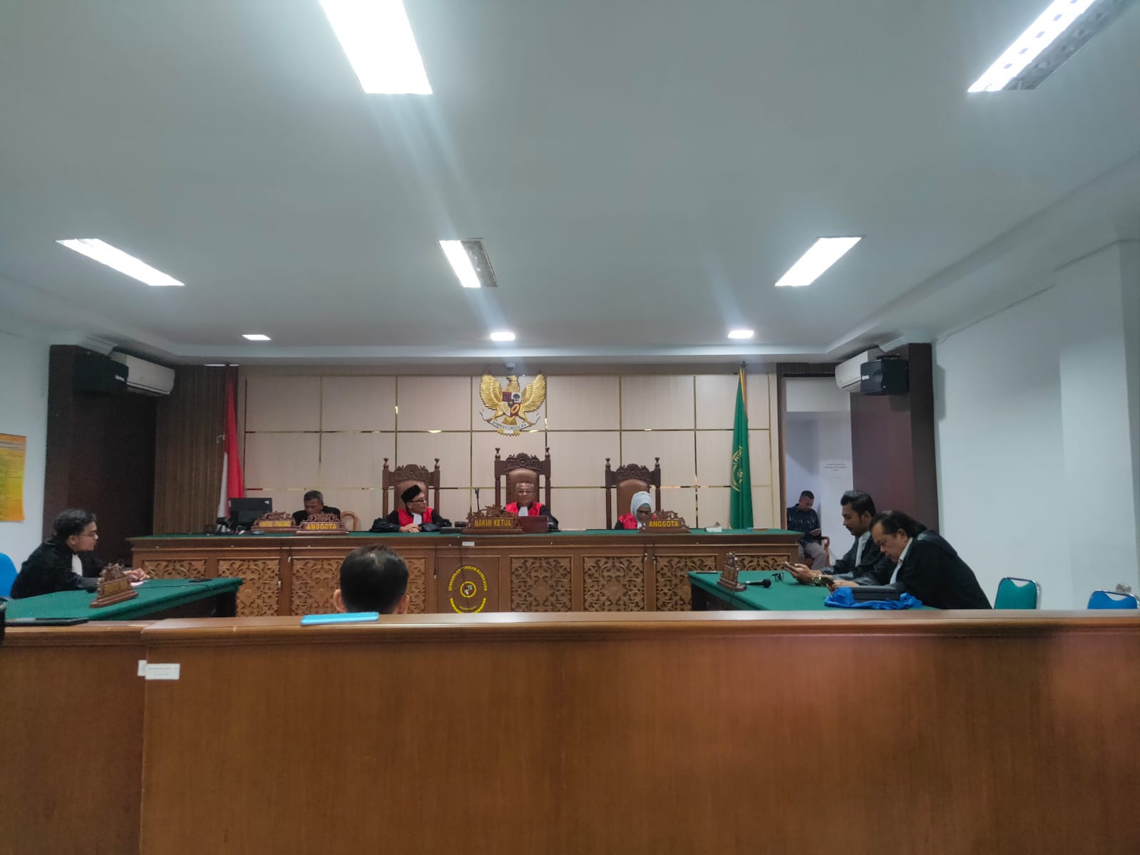 Majelis Hakim Vonis Bebas Pimpinan Cabang KJPP Dasa’at Yudhistira Kasus Korupsi TPA Sabang