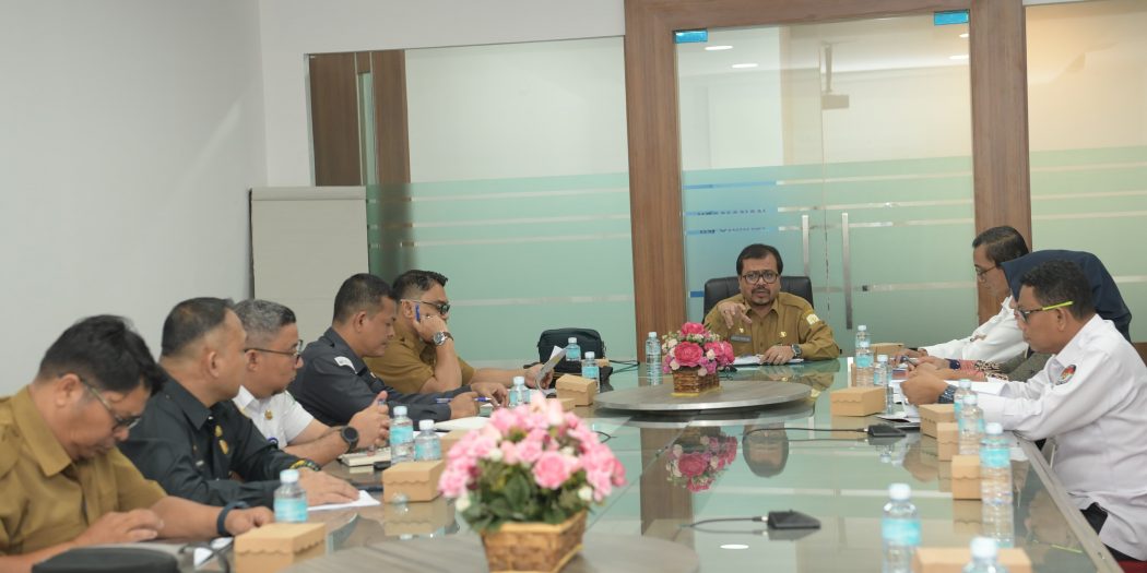 Rapat Koordinasi Logistik Pemilu bersama KIP Aceh dan SKPA terkait di Ruang Rapat Biro Isra Setda Aceh, Banda Aceh. (Foto: Dok. Humas Aceh)