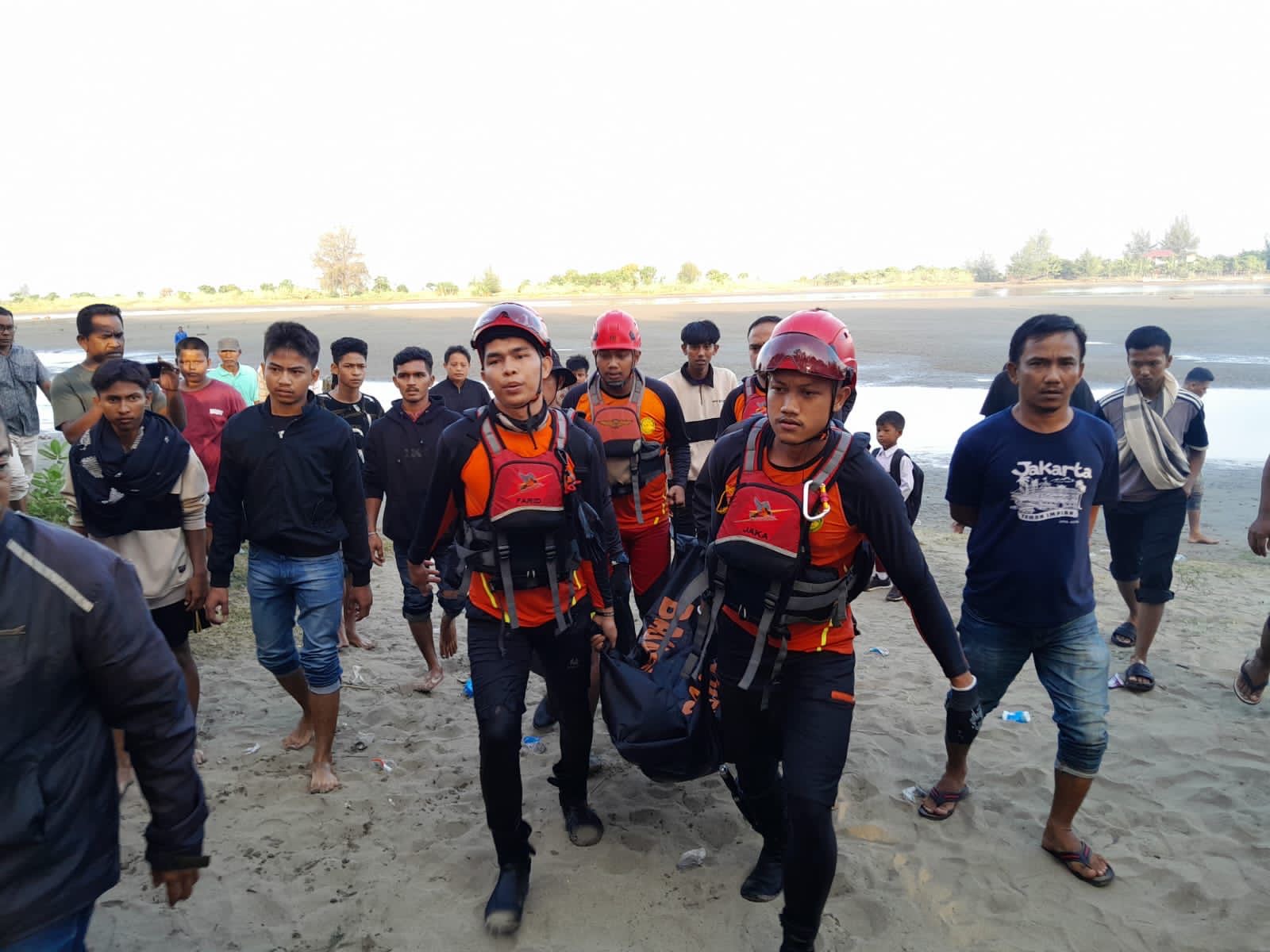 Bocah Hilang Terseret Arus di Pantai Kajhu Ditemukan Meninggal Dunia