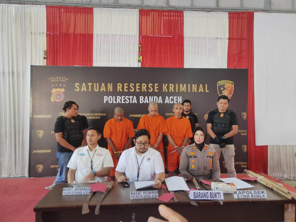 Konferensi pers penetepan enam tersangka kasus penganiayaan di Benk Kupi. (Foto: Nukilan/Reji)