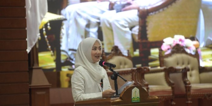 Ketua PKK Aceh, Ayu Marzuki saat memberikan sambutan dalam acara pembukaan Sekolah Keluarga Samara angkatan dua di di Anjong Mon Mata Komplek Meuligoe Gubernur Aceh, Sabtu, 17 Februari 2024. (Foto: Humas Aceh)