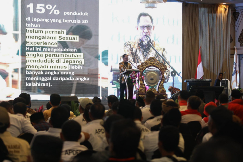 Mendagri, Tito Karnavian, saat memberikan wejangan dihadapn APDESI (Foto: kemendagri. go.id)