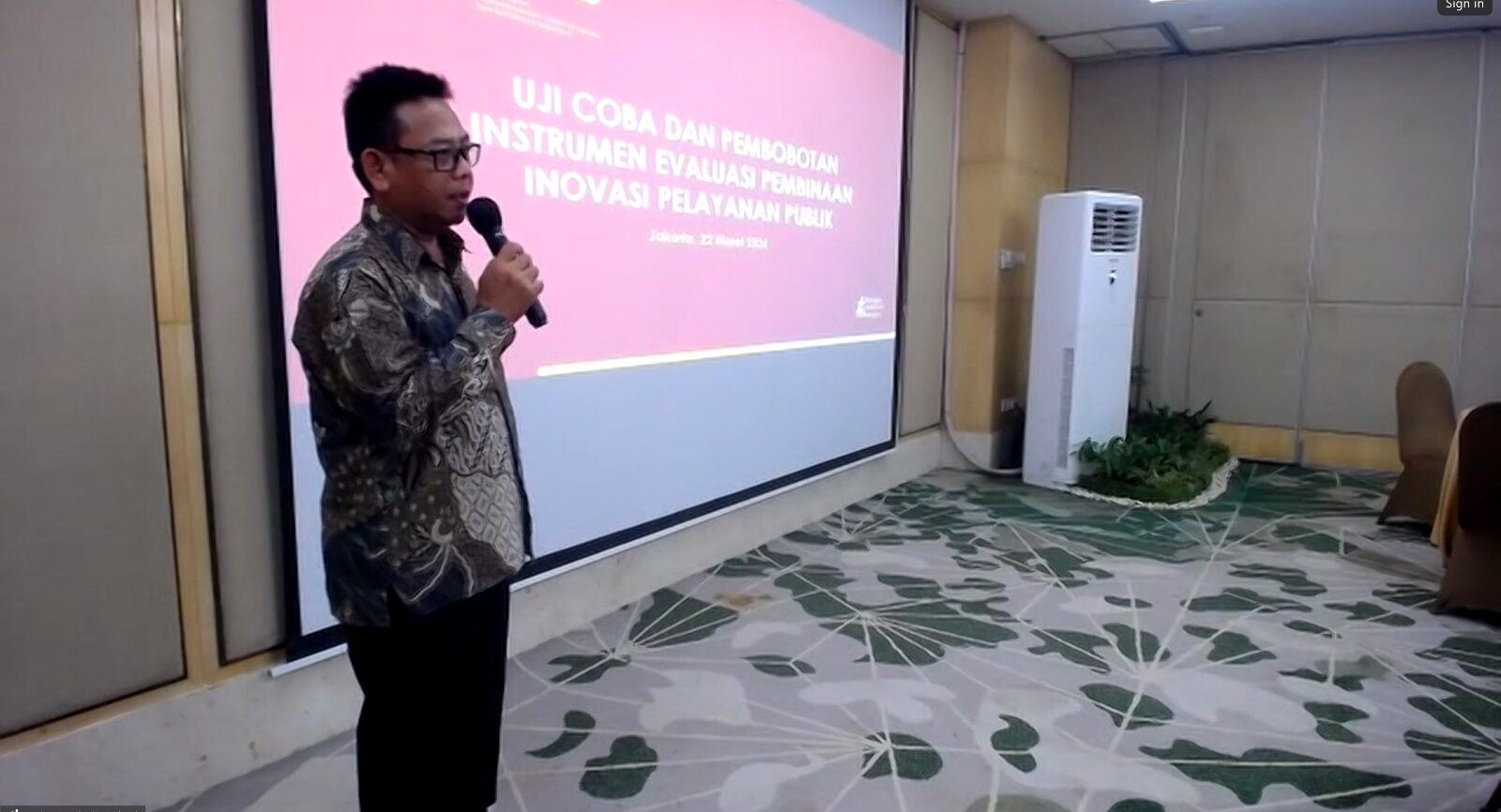 Asisten Deputi Koordinasi dan Fasilitasi Strategi Pengembangan Praktik Terbaik Pelayanan Publik Kementerian PANRB Ajib Rakhmawanto. (Foto: menpan.go.id)