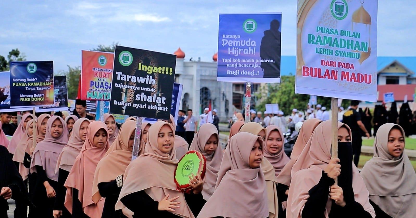 Pawai Tarhib di Meulaboh Aceh Barat. (Foto: Adwina)