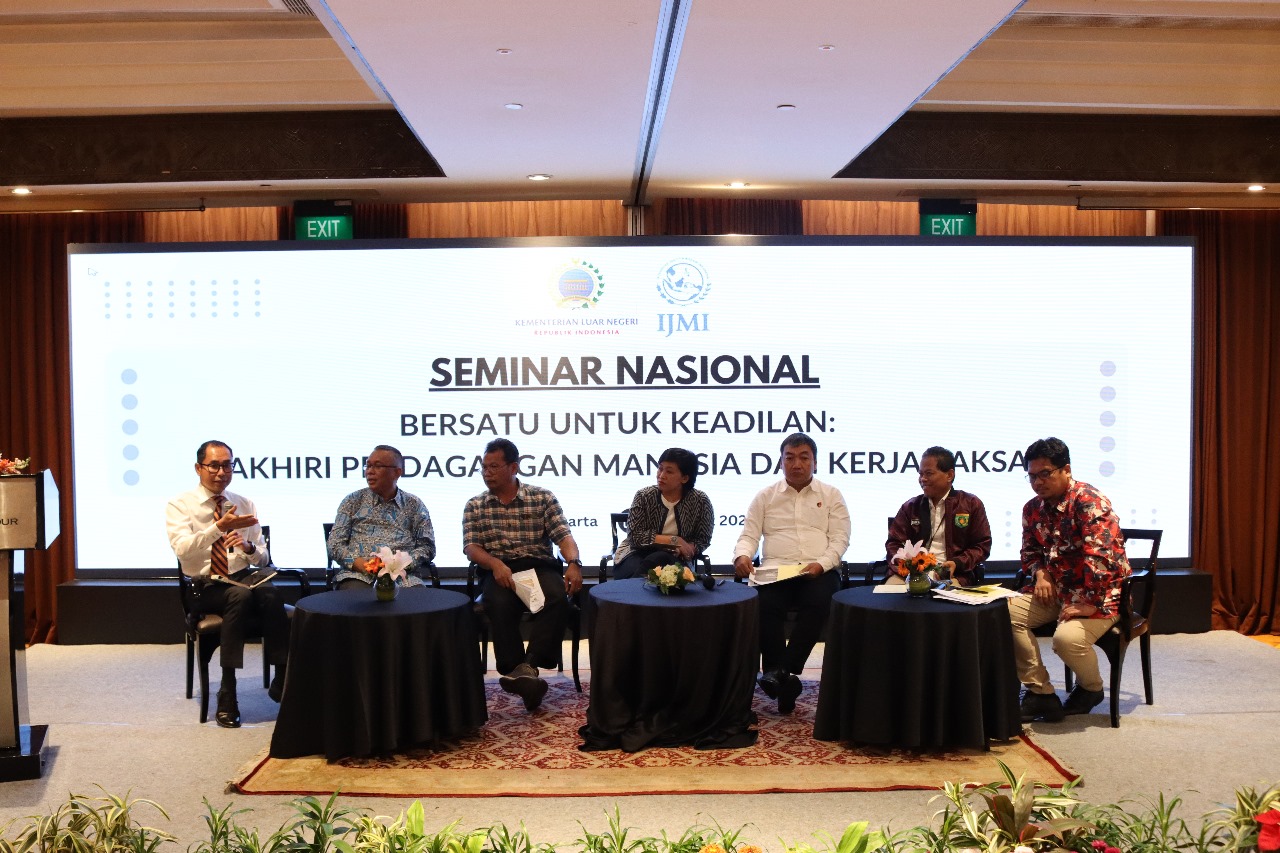 Seminar Nasional Direktorat PWNI Kemlu RI bekerja sama dengan Yayasan IJMI. (Foto: kemlu.go.id)