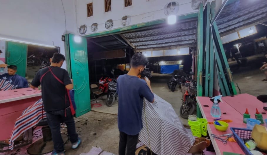 Pangkas Rambut Menjelang Ramadan 1445 H. (Foto: Nukilan)