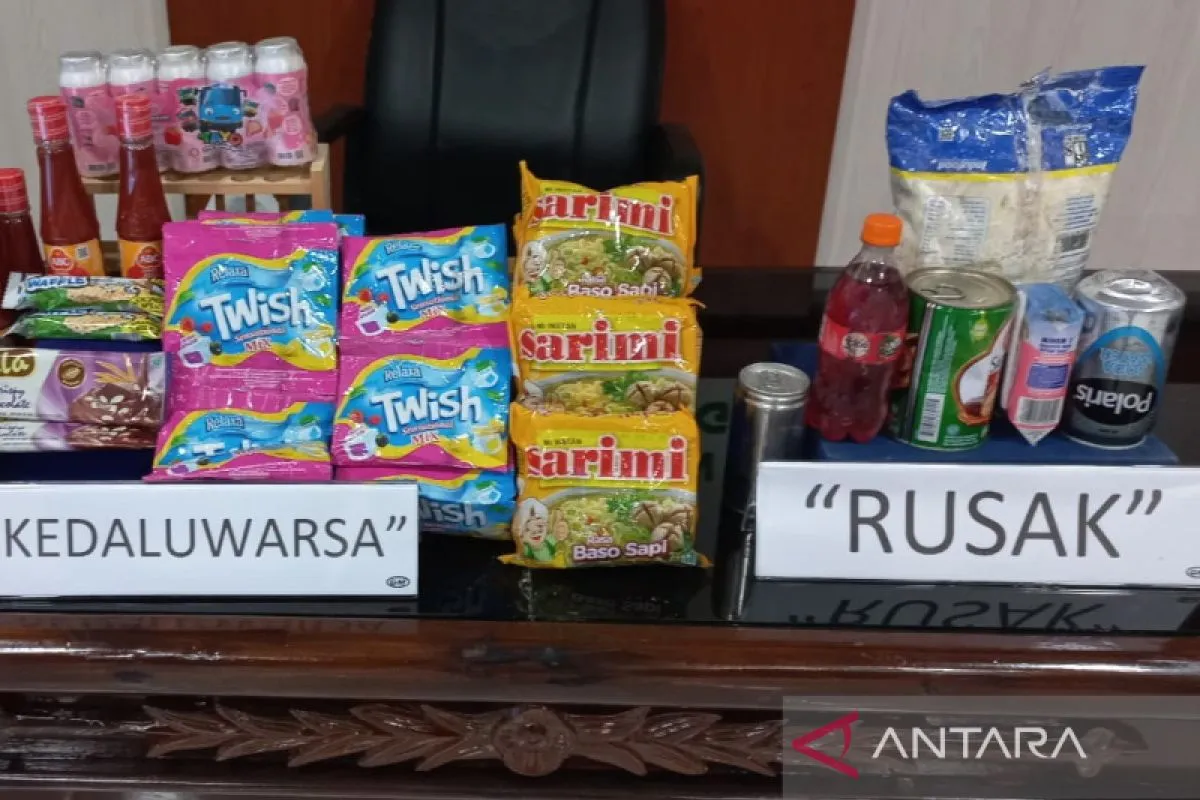 Ilustrasi produk kedaluarsa. (Foto: Antara)