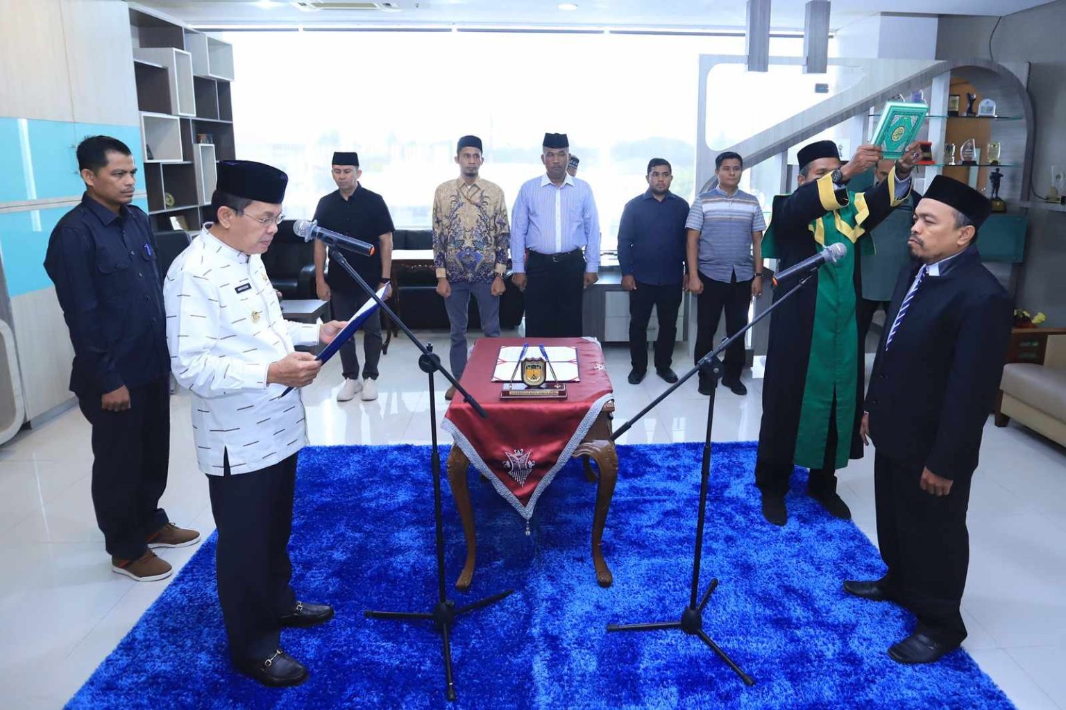 Hasanuddin Dilantik Jadi PAW Komisioner Baitul Mal Banda Aceh. (Foto: bandaaceh.go.id)