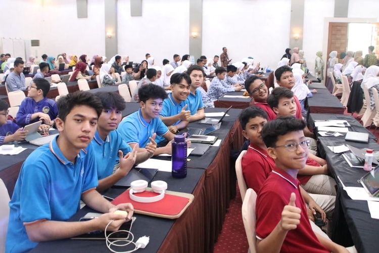 8 Siswa Fatih-TNA Bilingual School Banda Aceh Melaju ke OSN 2024 Tingkat Provinsi. (Foto: Kompas)