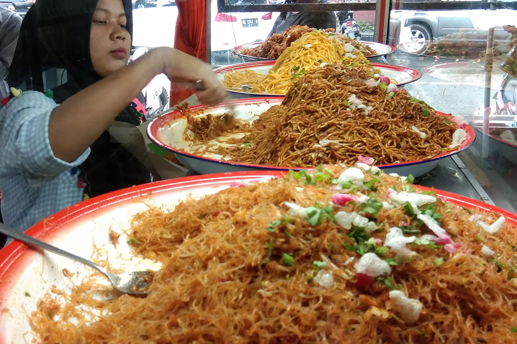 Mie caluk menjadi makanan primadona warga Banda Aceh. (Foto: medcom.id)