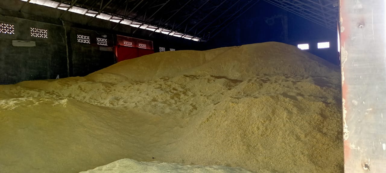 Aktivitas operasional penyimpanan sulfur yang dilakukan oleh PT Pembangunan Aceh. (Foto: Dok. Pribadi)